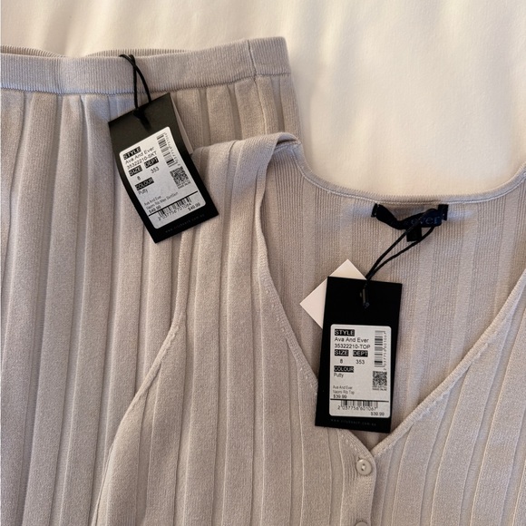 Gray Ribbed Skirt Set - Picture 5 of 5